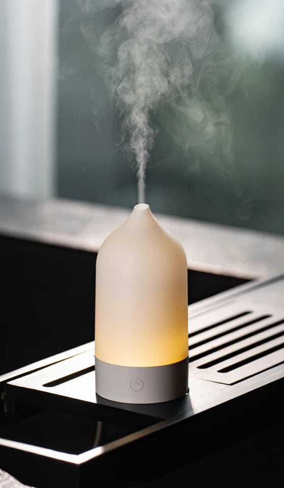 Vase Shaped Aroma Diffuser and Night Light (120ml)
